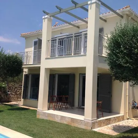 Metaxata Villa